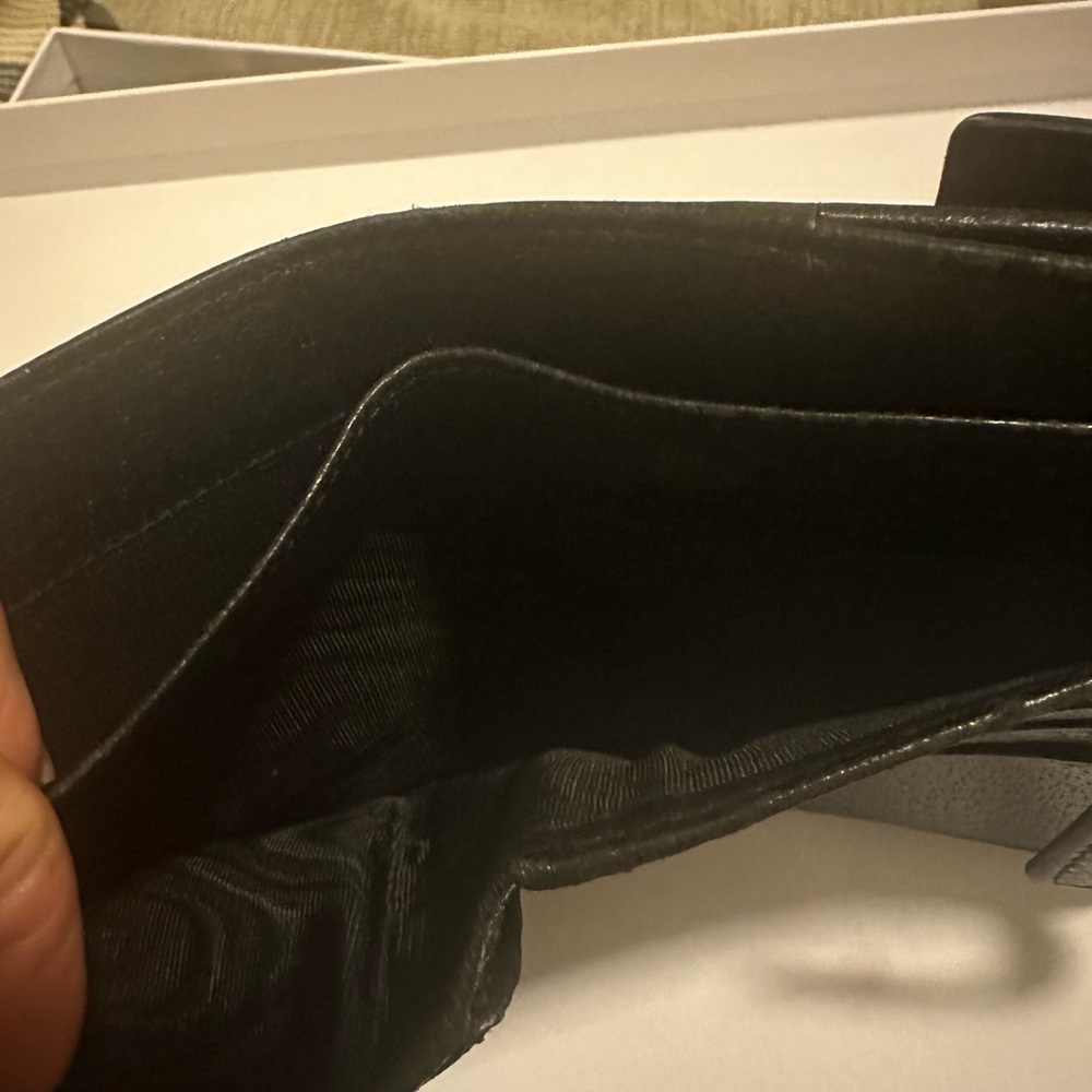 Gucci Eclipse Insignia Wallet - Picture 11 of 12